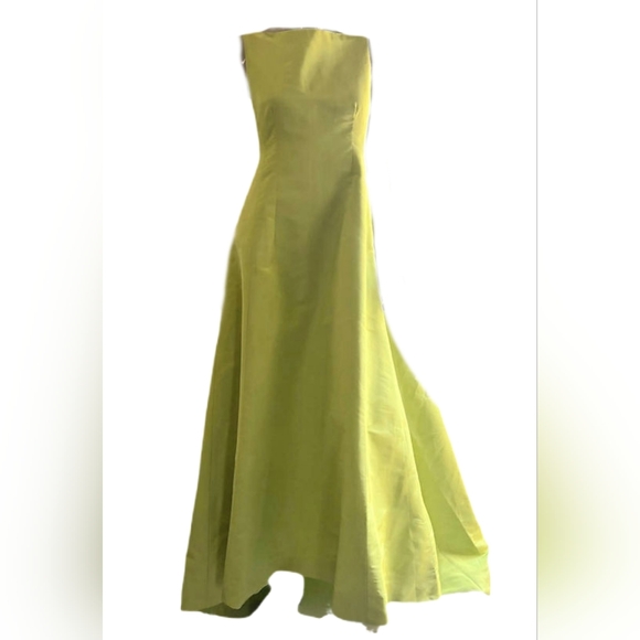 Oscar de la Renta Dresses & Skirts - ♧$6,000 OSCAR DE LA RENTA GREEN SILK ELEGANT RUNWAY GOWN US S